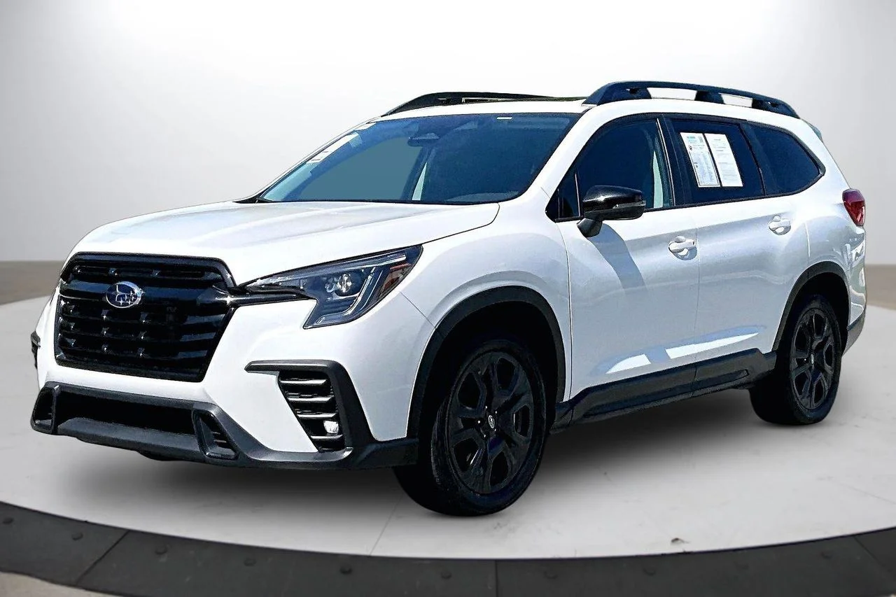 Certified Used 2023 White Subaru Onyx Edition image 4
