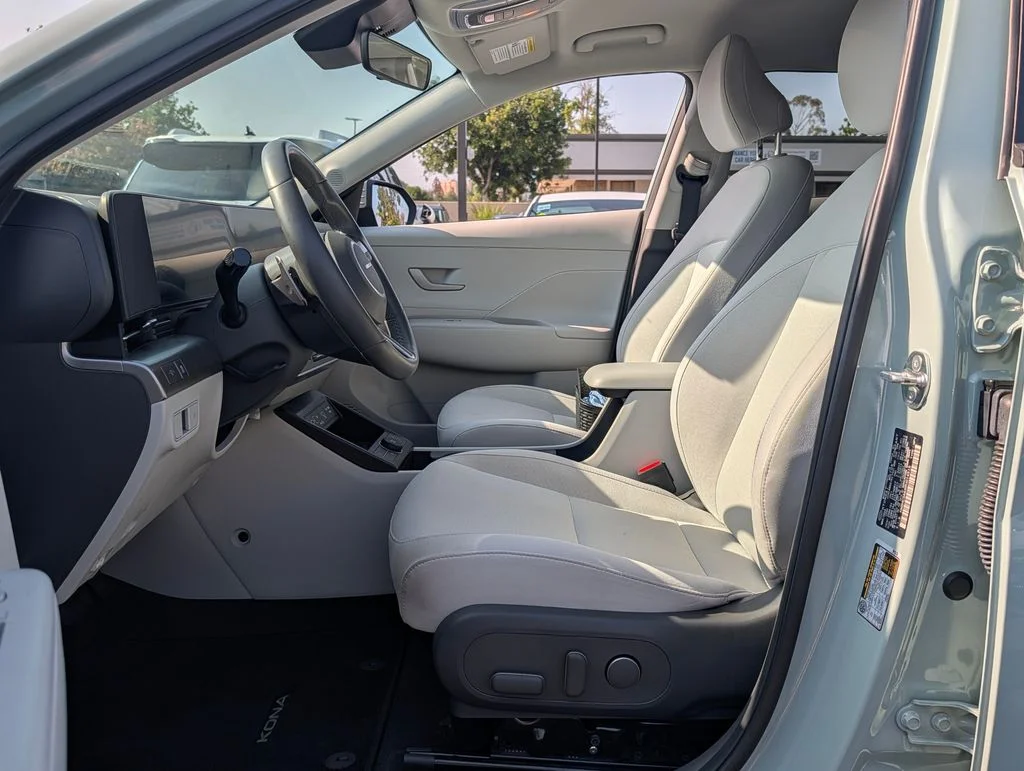 Used 2024 Green Hyundai SEL image 11