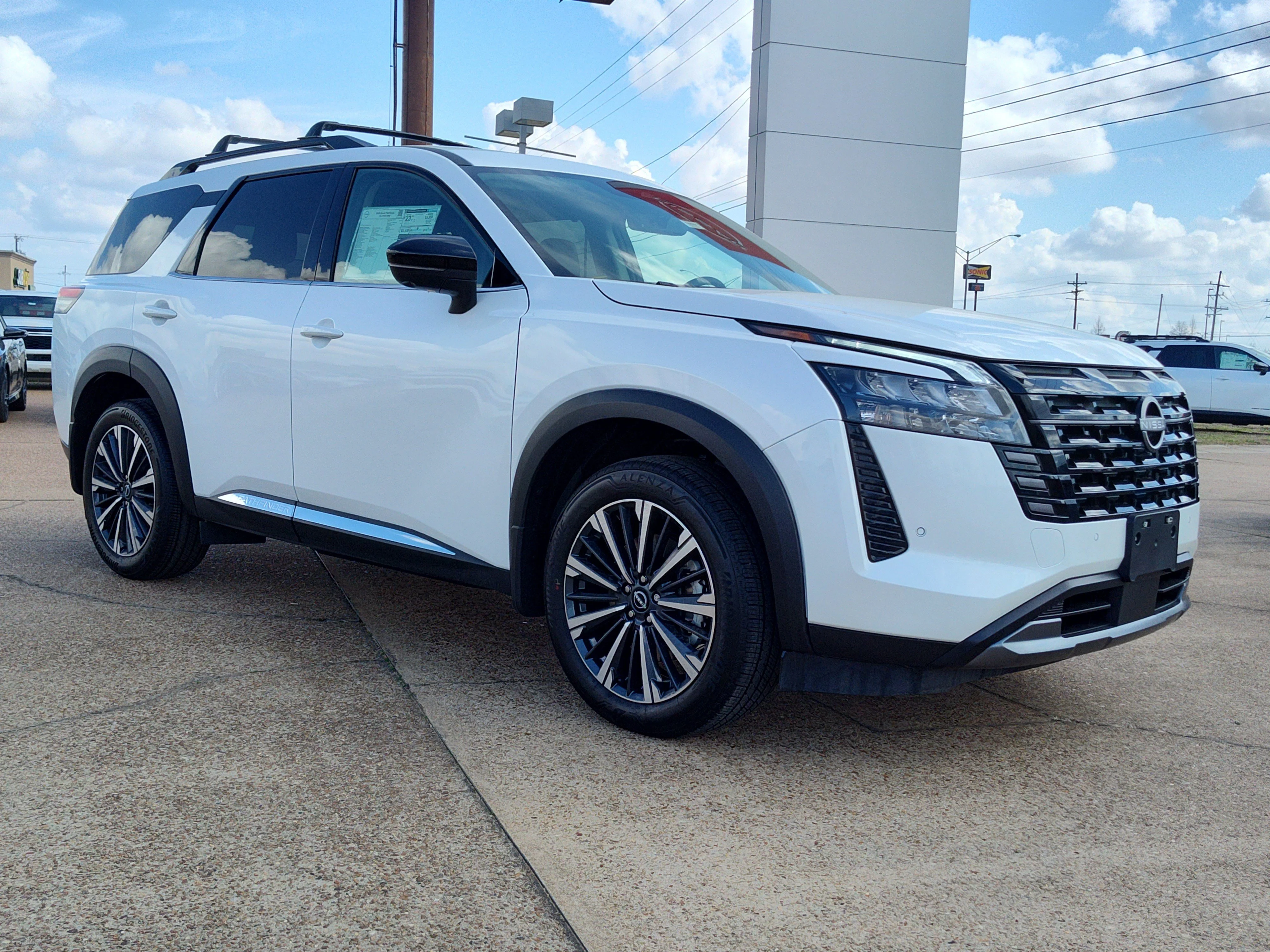 New 2026 Everest White Pearl TriCoat Nissan Platinum image 6