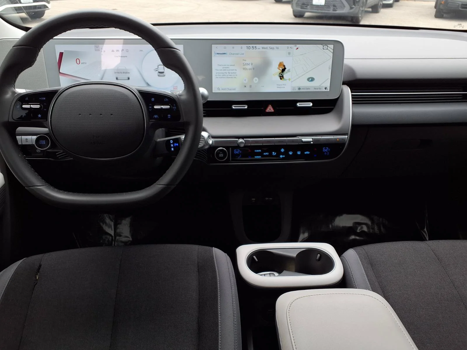 Used 2024 Green Hyundai SE image 19