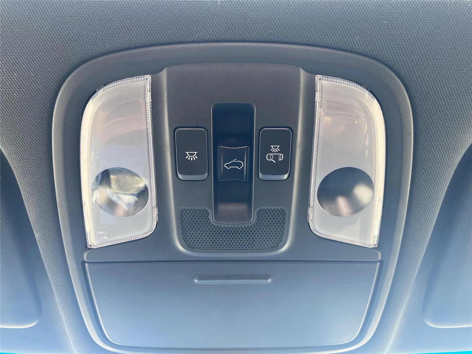Used 2022 Sparkling Silver Kia SX Turbo image 24