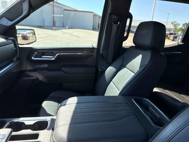 Used 2024 Beige Chevrolet High Country image 33