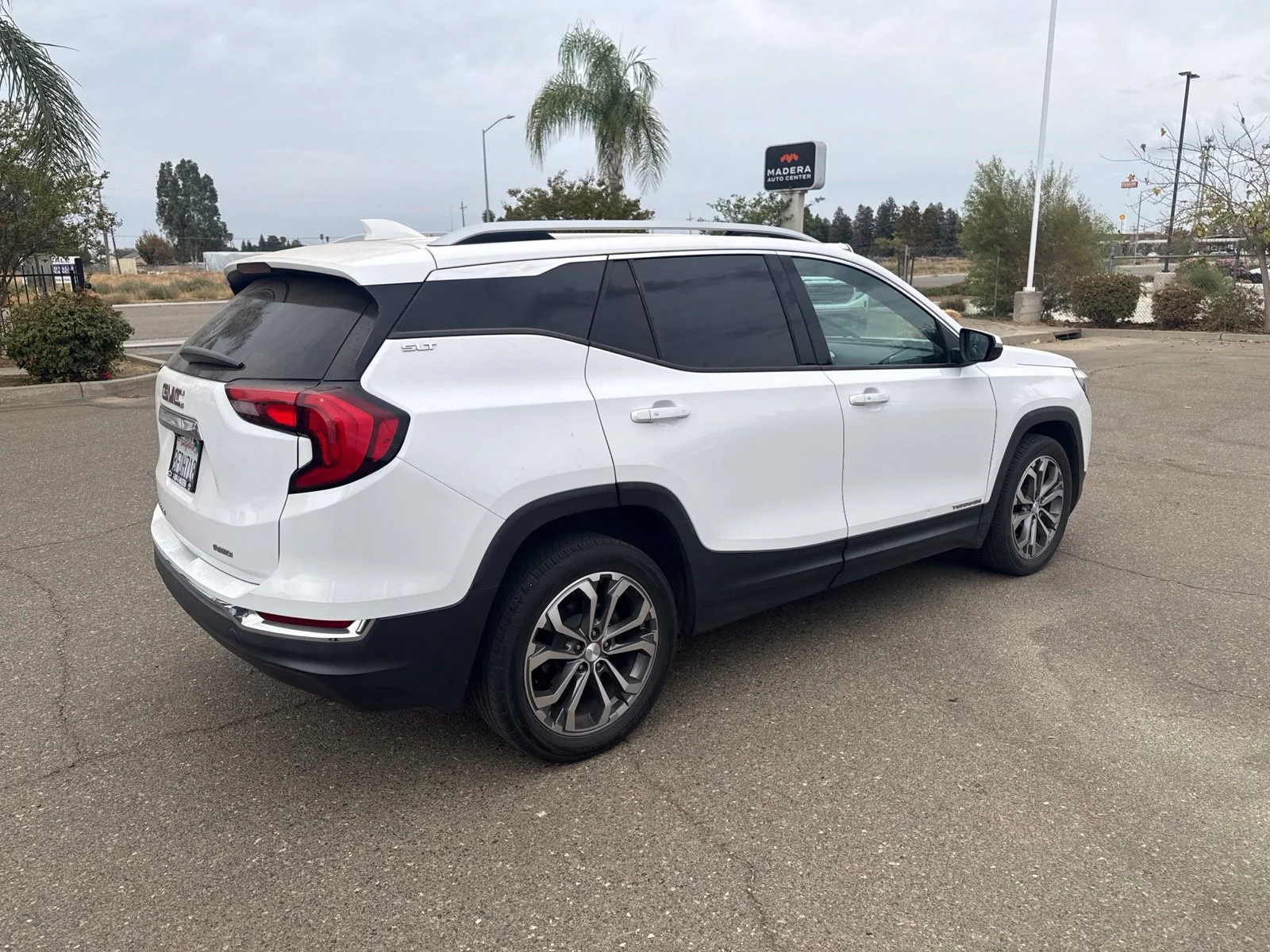 Used 2019 SUMMIT WHITE GMC SLT image 26