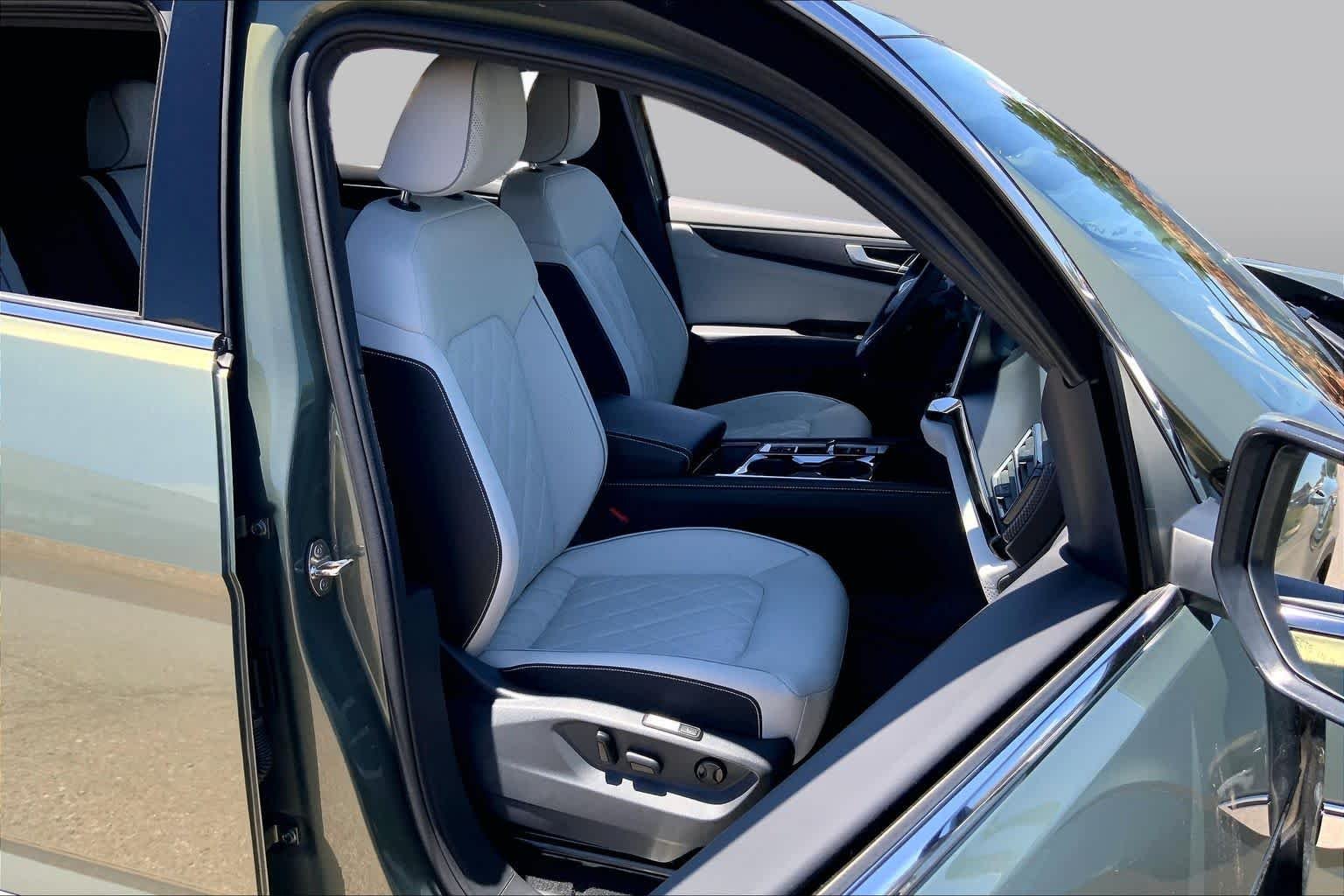 Used 2025 Avocado Green Pearl Volkswagen 2.0T SEL Premium R-Line image 8