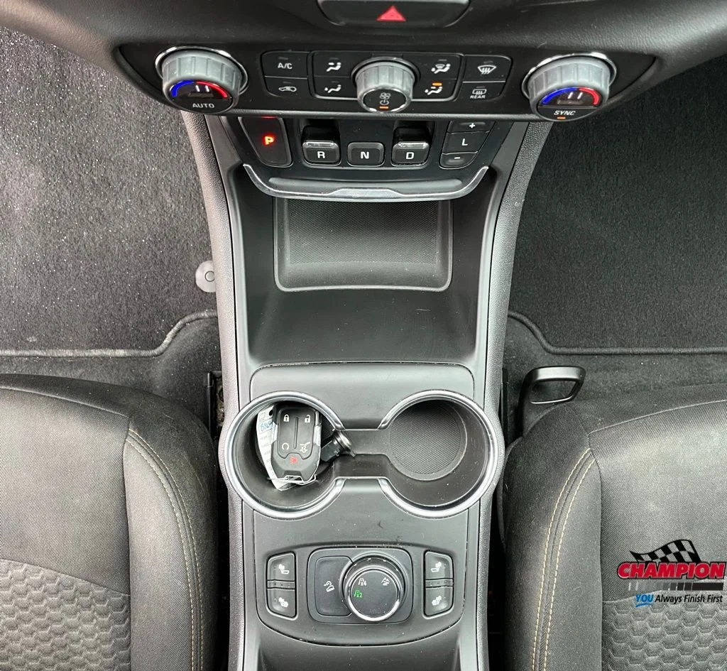 Used 2018 Black GMC SLE image 31