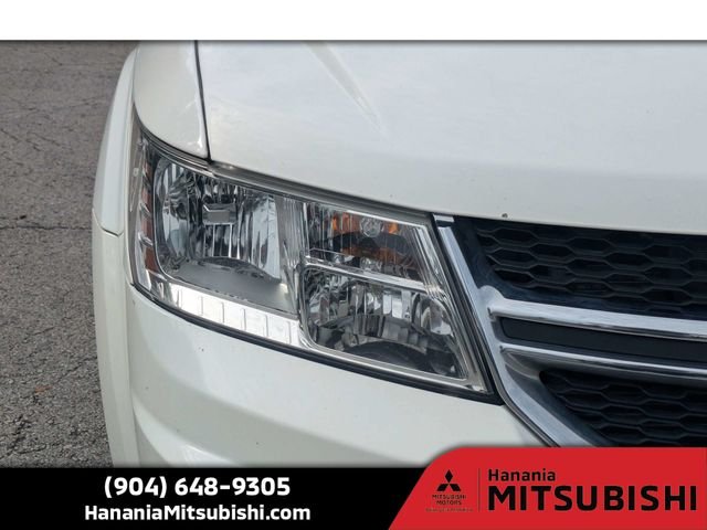 Used 2016 White Dodge SE image 9