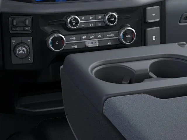 New 2026 Oxford White Ford XLT image 15