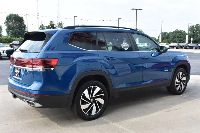 Used 2026 Blue Volkswagen 2.0T SE w/Technology image 5