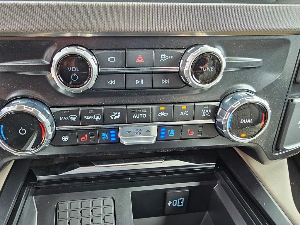 New 2026 Star White Metallic Tri-Coat Ford F-350® Platinum® image 27