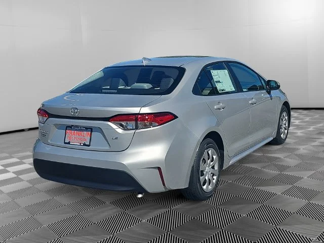 New 2027 Classic Silver Metallic Toyota LE image 4