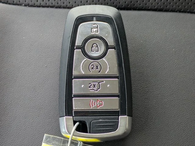 New 2026 Agate Black Metallic Ford MAX Platinum® image 30