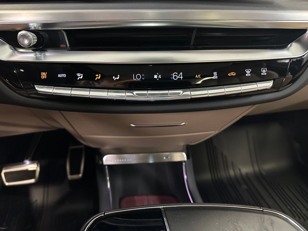New 2026 Vibrant White Tricoat Cadillac Signature Luxury image 15