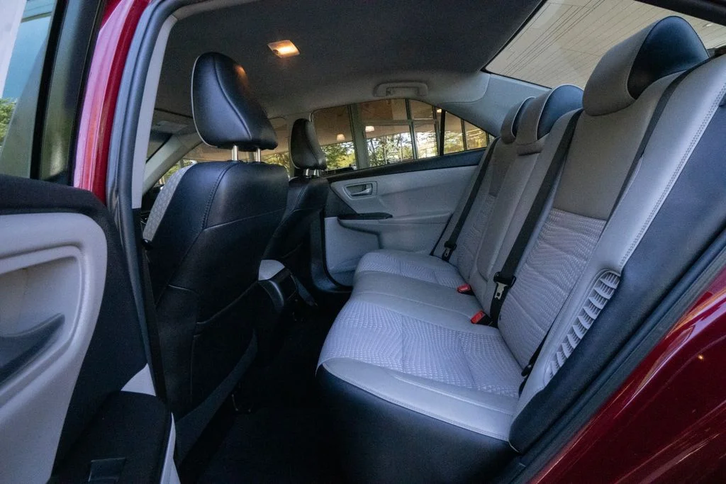 Used 2015 Red Toyota SE image 16