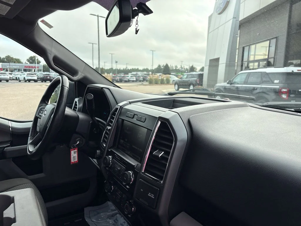 Used 2015 Tuxedo Black Metallic Ford XLT image 31