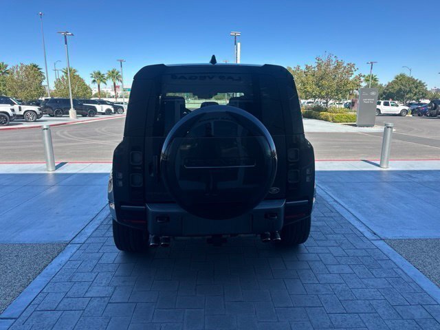 Certified Used 2023  Land Rover  image 6