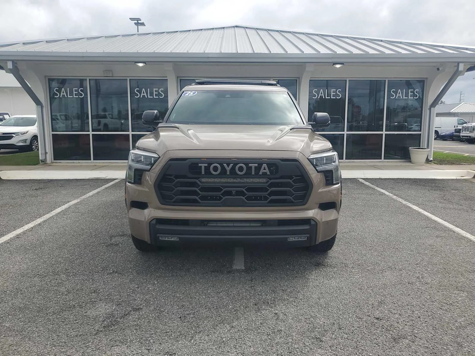 Used 2025  Toyota SR5 image 10