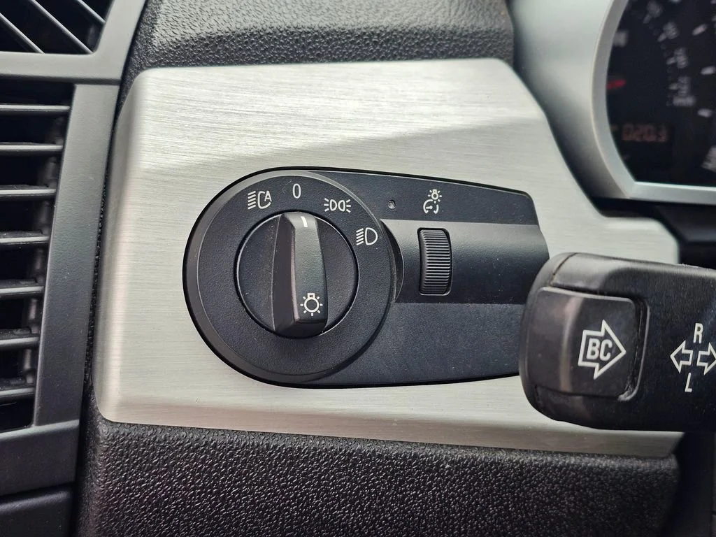Used 2007  BMW M image 20