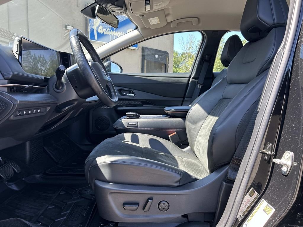 Used 2023 Black Nissan ENGAGE image 15