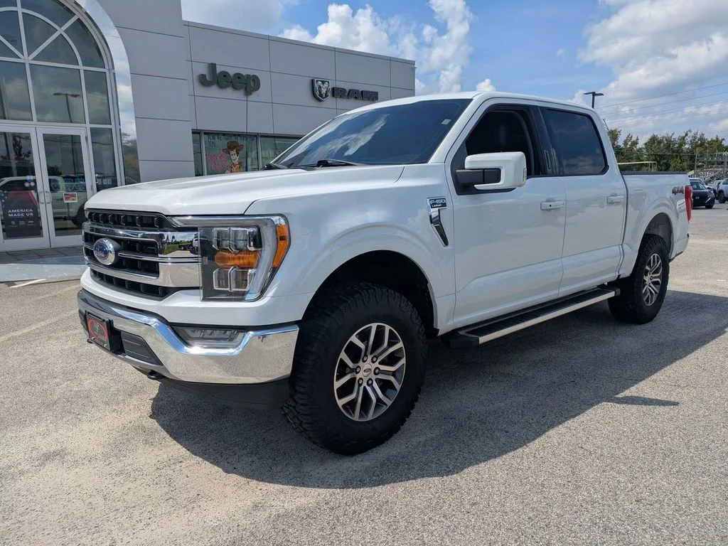 Used 2022 White Ford Lariat image 8