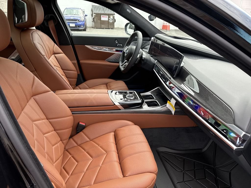 New 2026 Black BMW 760i xDrive image 25