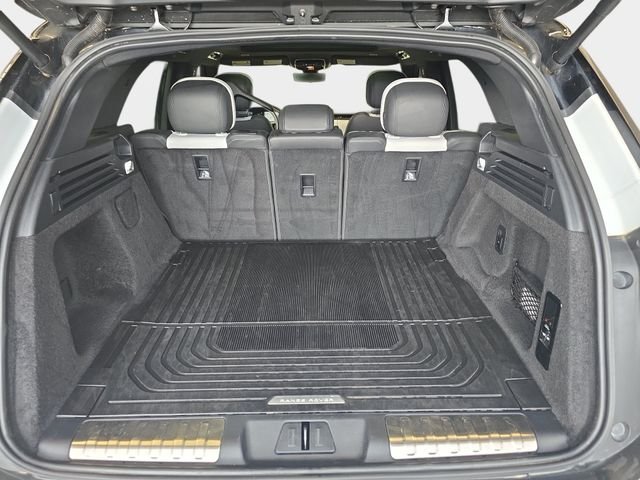 Certified Used 2025 White Land Rover Dynamic SE image 14