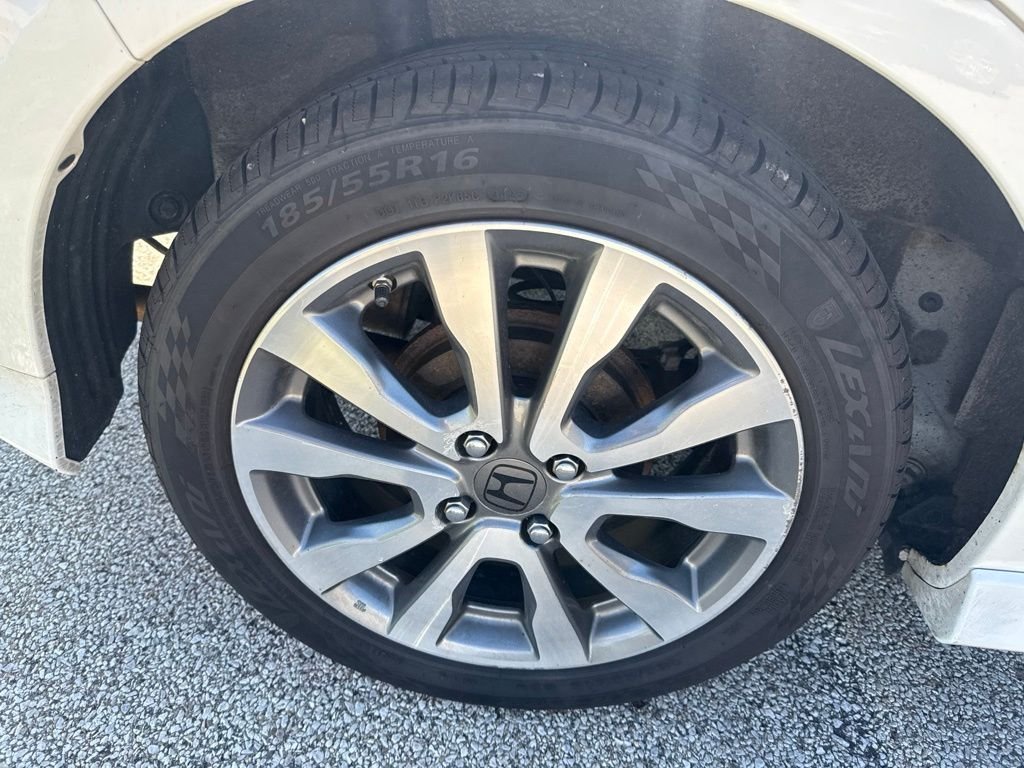 Used 2013 White Honda Sport image 15