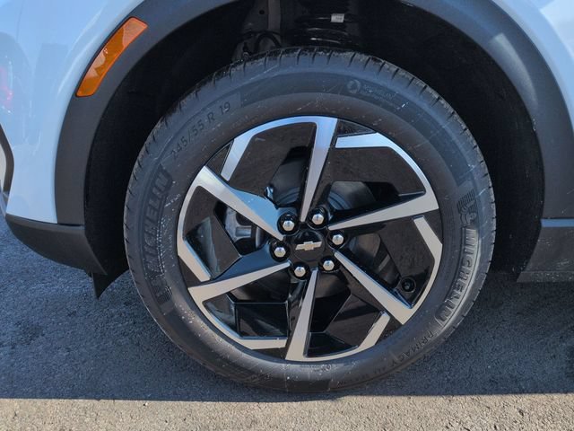 New 2026 Summit White Chevrolet LT image 34
