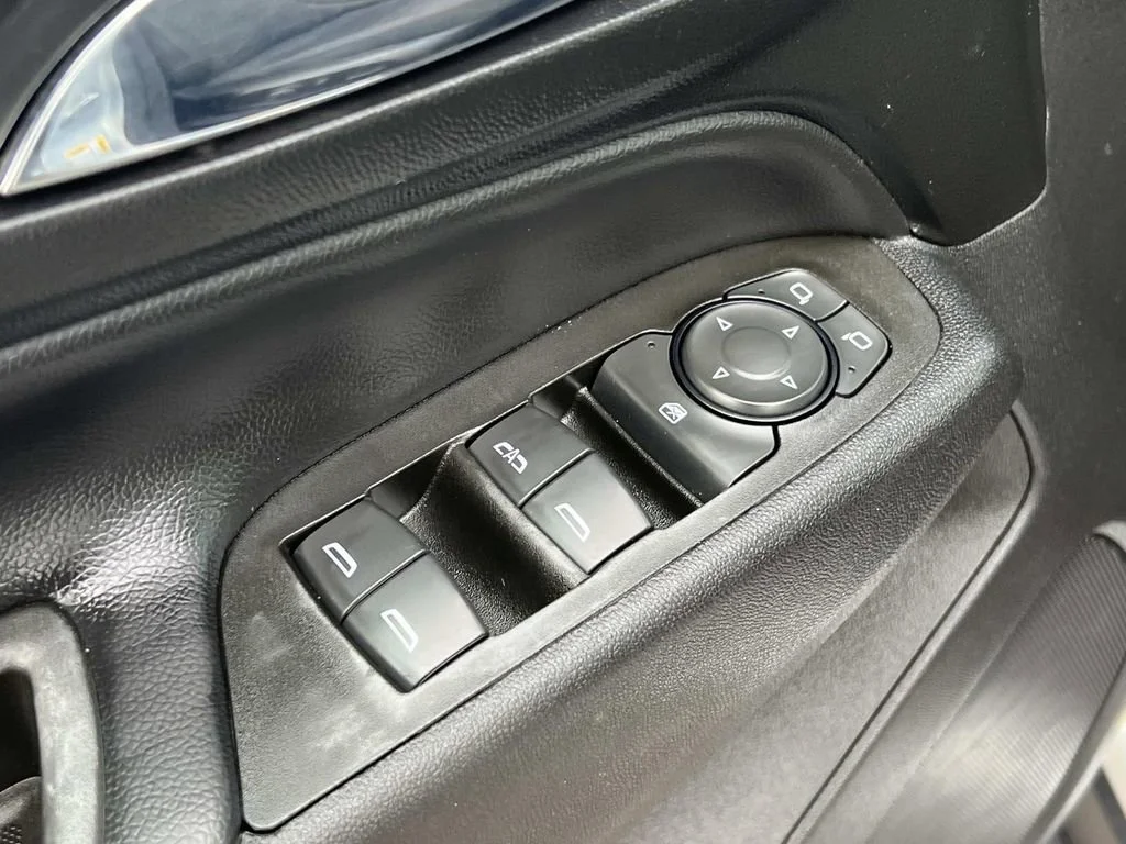 2022 Chevrolet Equinox LT - Photo 13