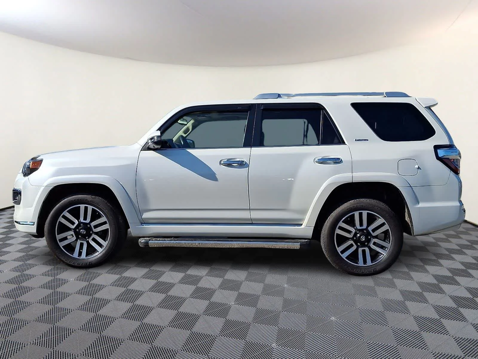 Certified Used 2023 Blizzard Pearl Toyota Limited image 10