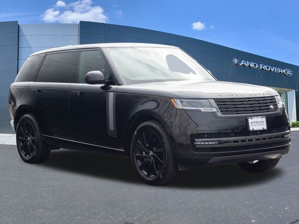 Certified Used 2025 Black Land Rover SE image 3