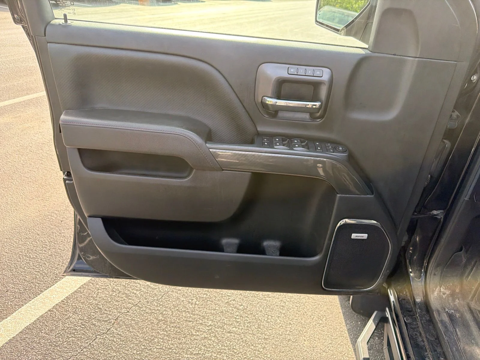 Used 2017 Black GMC SLT image 11