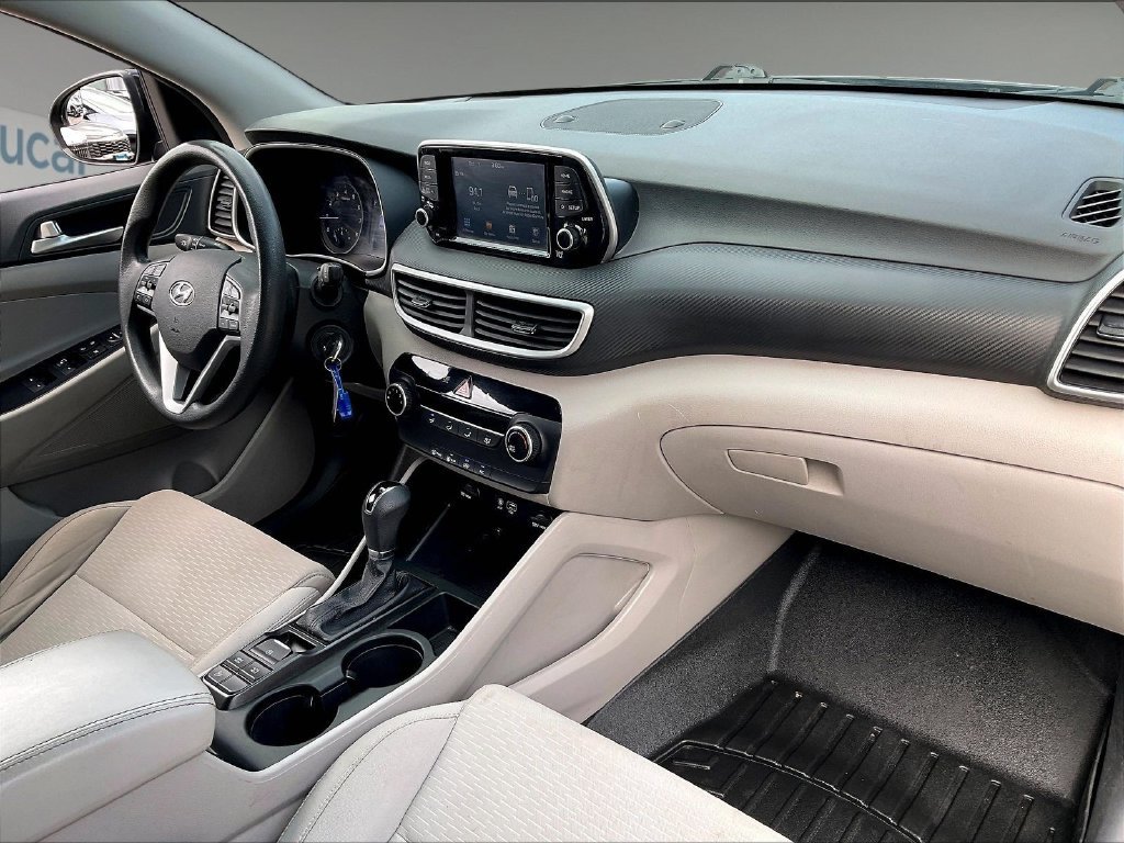 Used 2019 Black Noir Pearl Hyundai SE image 13