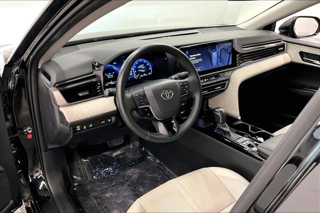 2025 Toyota Camry XLE - Photo 16