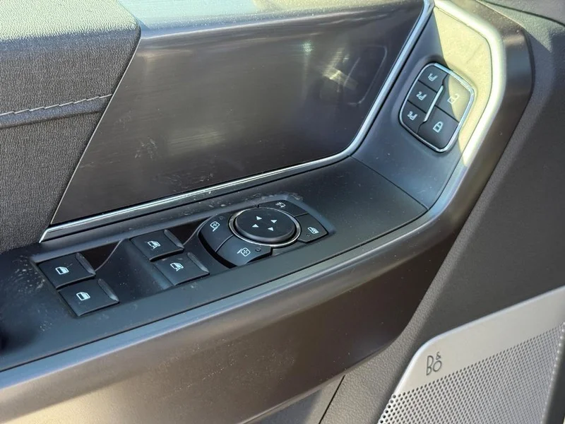 New 2026 Oxford White Ford LARIAT 4WD SuperCrew 5.5