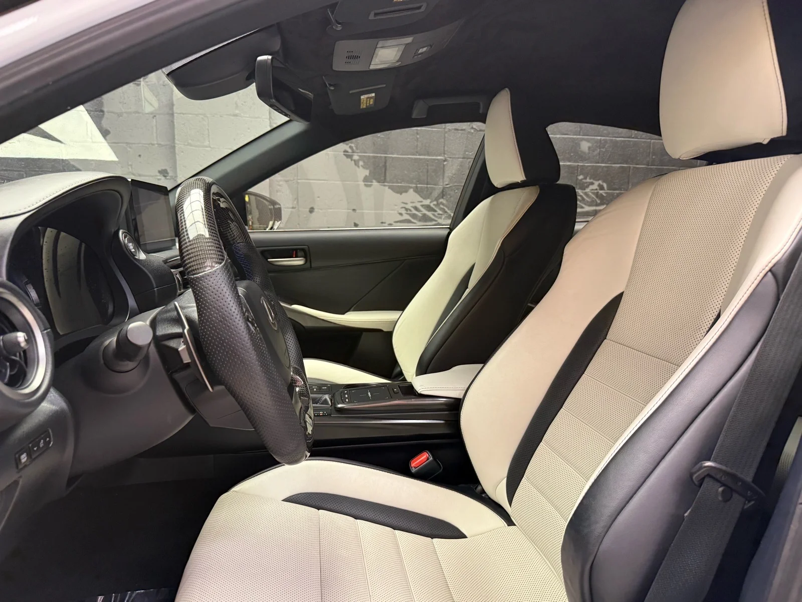Used 2021 Ultra White (083) Lexus F SPORT image 8