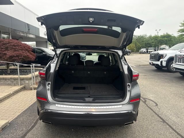 Used 2019 Gray Nissan S image 22