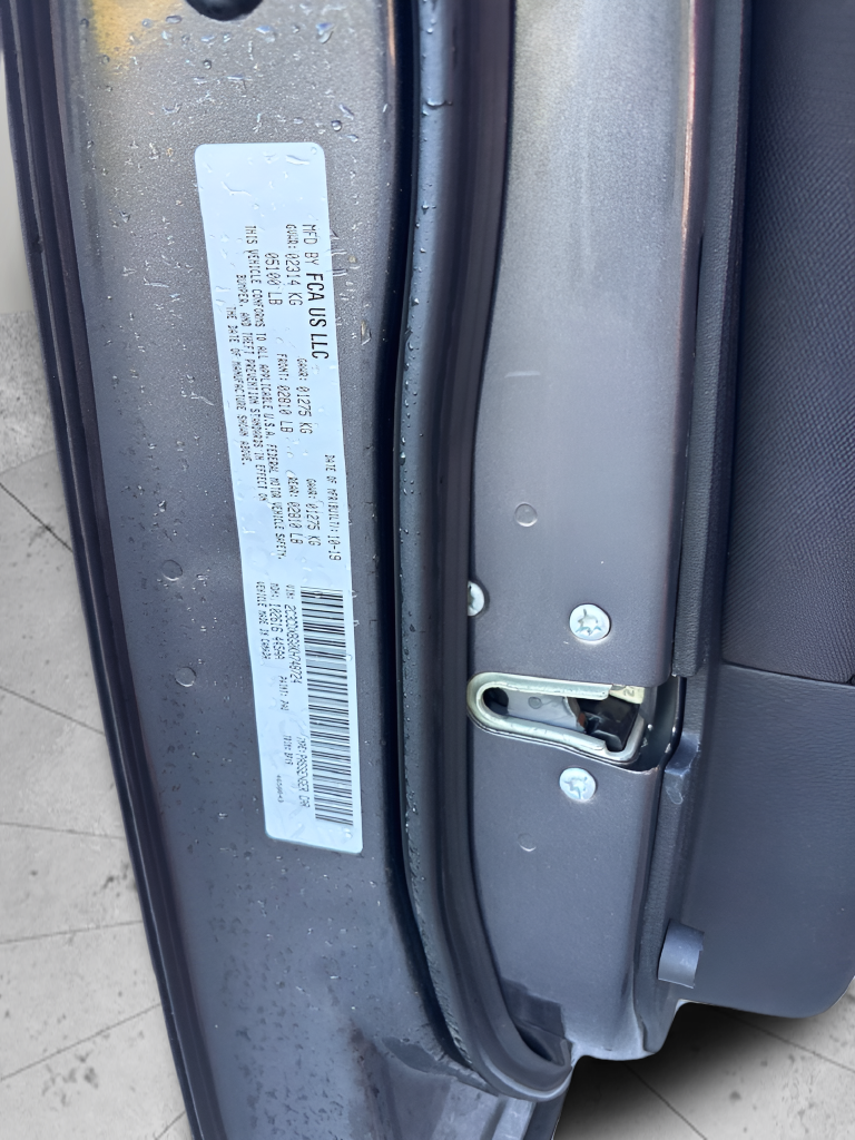 Used 2019 Gray Dodge SXT image 39