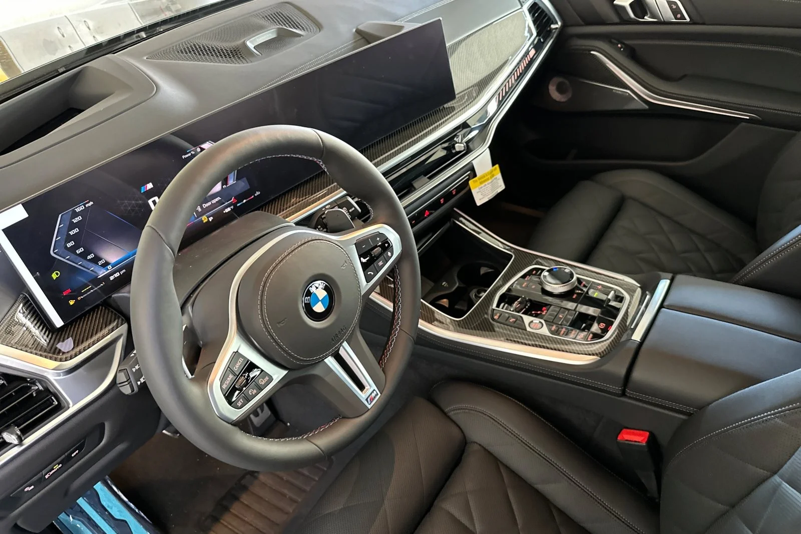 New 2026 Black Sapphire Metallic BMW M60i image 9
