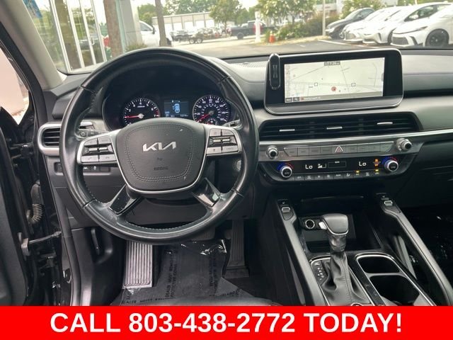 Used 2022 Black Kia S image 17