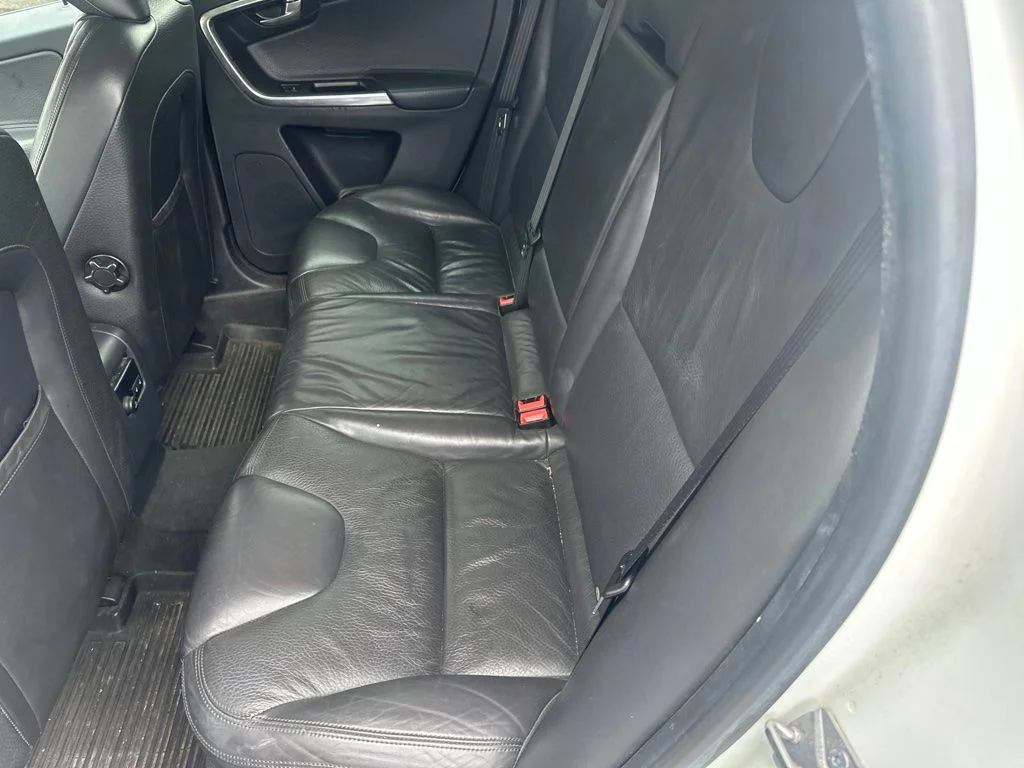 Used 2014 White Volvo  image 6