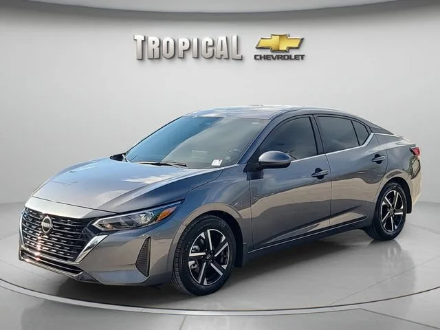 Used 2025 Gray Nissan SV image 1