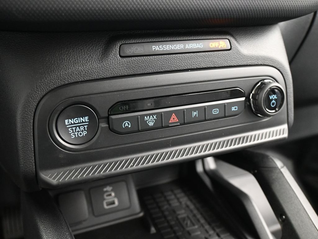 New 2025 Azure Gray Metallic Tri-Coat Ford Badlands image 18