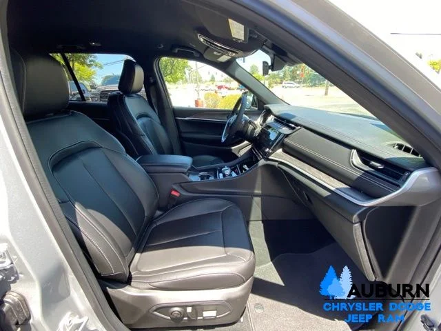 Used 2026 Silver Jeep Limited image 14