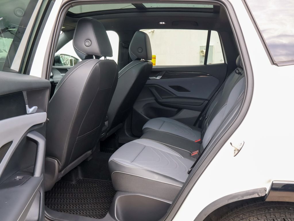 New 2026 White Volkswagen 2.0T SE R-Line Black image 15