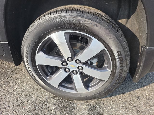 Used 2023 Silver Sage Metallic Chevrolet LT Leather image 6