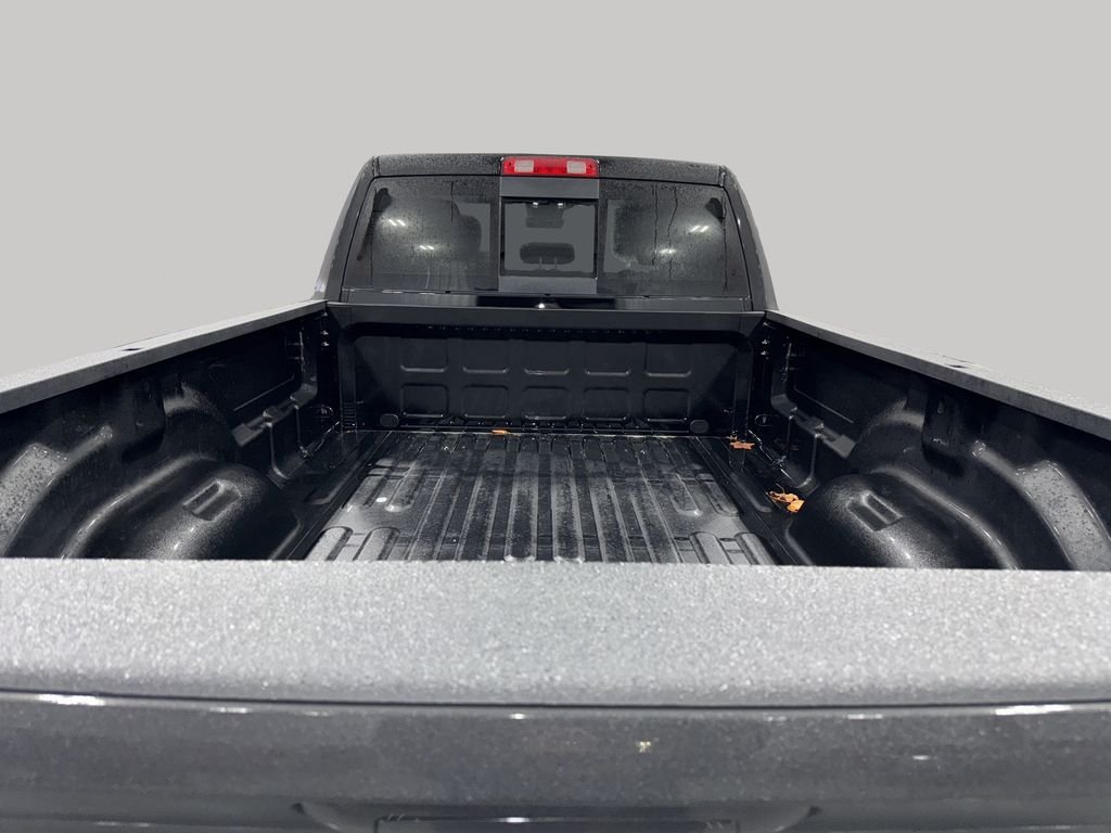 New 2025 Diamond Black Crystal Pearl-Coat Exterior Paint RAM Laramie image 8