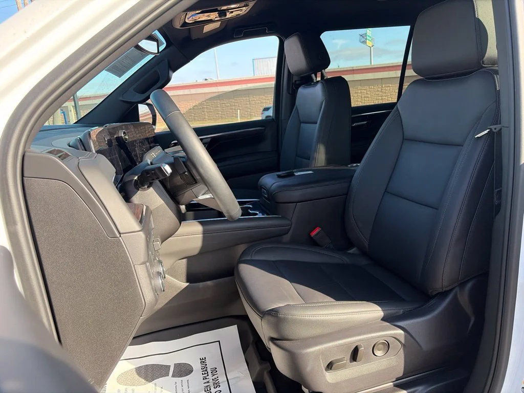 Used 2026 Summit White Chevrolet LT image 17