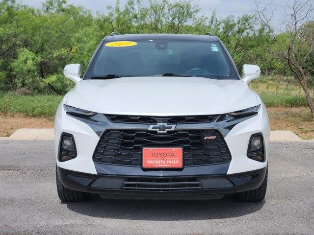 Used 2022 White Chevrolet RS Front-Wheel Drive image 2