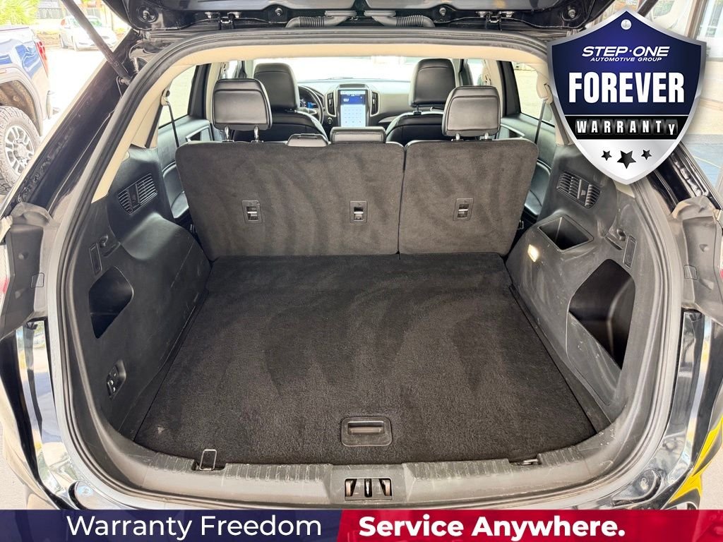 Used 2024 Black Ford SEL image 31