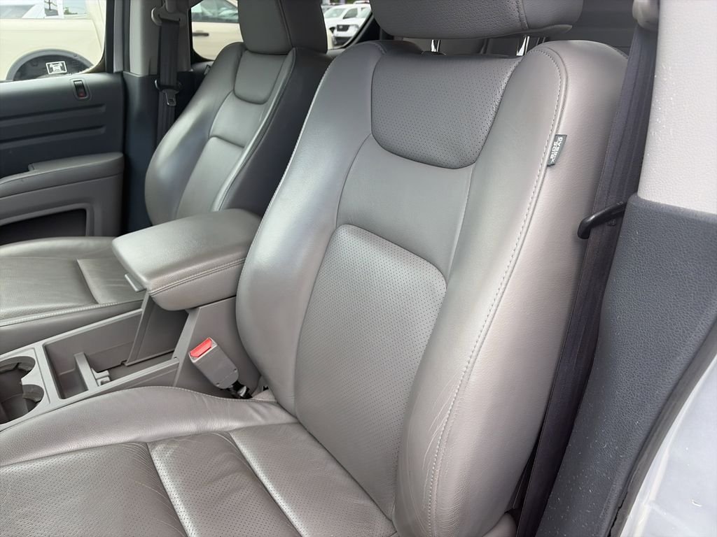 Used 2012 Silver Honda RTL image 12